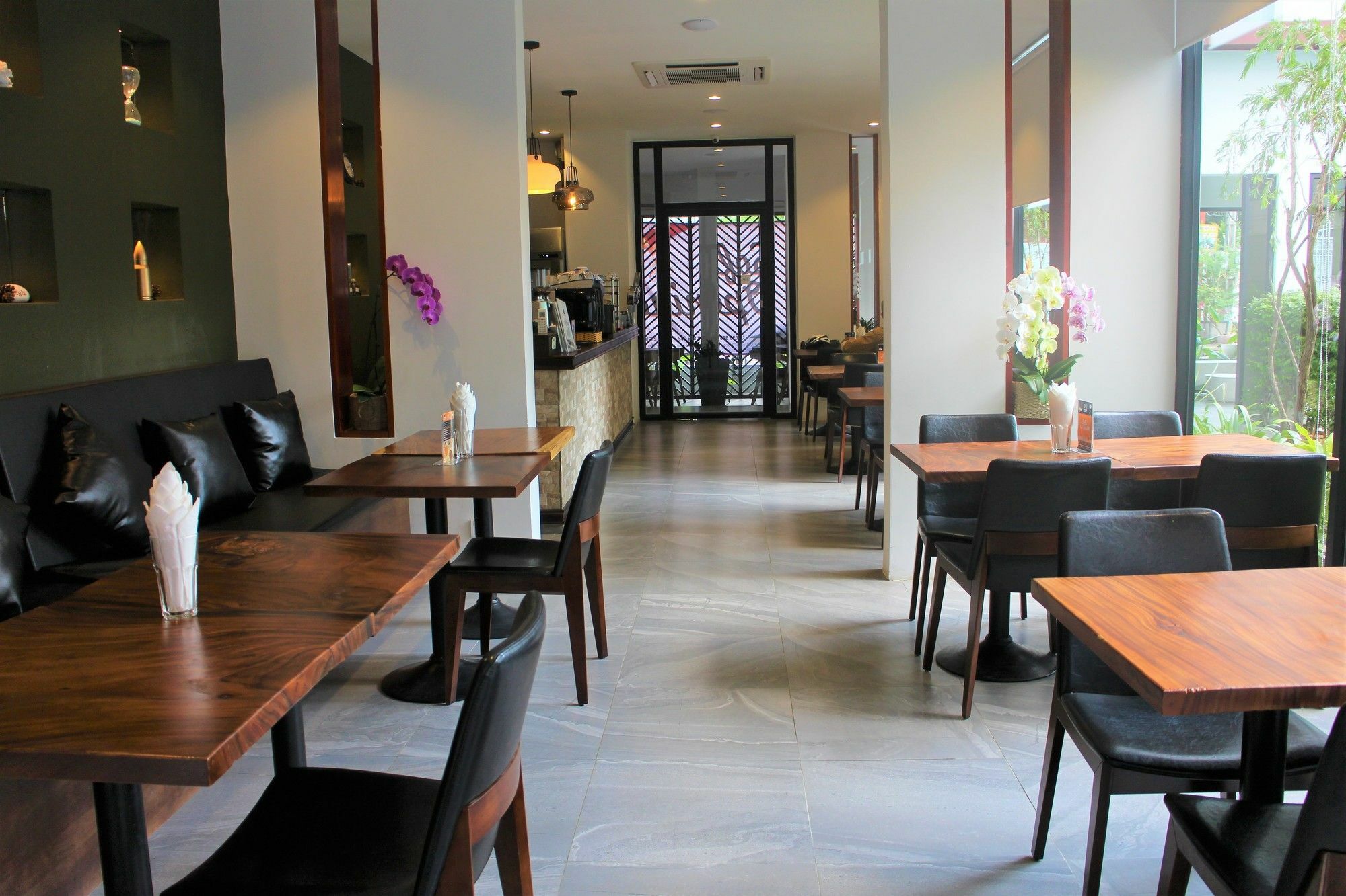 De Ninth Boutique Hotel & Spa Phnom Penh Exterior photo
